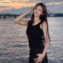 ‘이동국 딸’ 재시, 이렇게 탄탄했어? 의외의 군살제로 탄탄 건강미 블랙 민소매 산책룩
