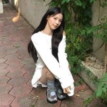 아이들 미연, 러플 스커트가 심쿵! 첫사랑 그 자체 러블리 화이트 걸리시룩