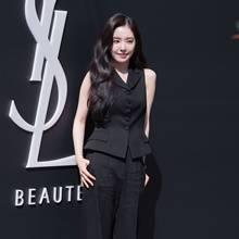 [패션엔 포토] 레드벨벳 아이린, 반전의 비주얼! 성수동 빛낸 품격의 테일러드 수트 베스트룩