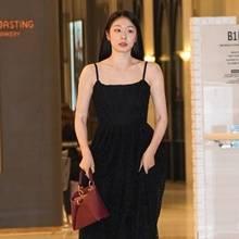 [패션엔 포토] '피겨여왕' 김연아, 잠실 백화점이 들썩! 하늘하늘 블랙 탱크탑 드레스룩