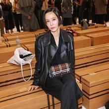 김나영, 런던에서도 패셔니스타! 버버리 쇼 프런트 로우 점령한 가죽 숏 트렌치룩