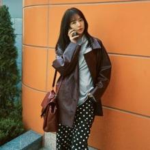 윤은혜, 가을 레트로 무드 제대로! 도트 팬츠에 오버핏 레더 재킷 가을 멋쁨 외출룩
