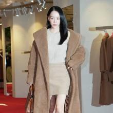 [패션엔 포토] 신혜선, 벌써 테디베어 코트 꺼냈다! 포근한 톤온톤 럭셔리 백화점 나들이룩