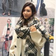 채정안, 벌써 한겨울 한 발 앞서가는 스타일! 퍼 머플러에 화이트 코트 시선올킬 나들이룩 