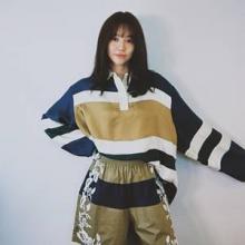 윤은혜, 오마이걸 효정 응원! 스트라이프에 꽃무늬 쇼츠 힙한 언니의 응원 룩