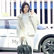 김유정, 복실복실 보기만 해도 포근해! 시어링 재킷으로 뽐낸 톤온톤 윈터룩 홍콩 출국