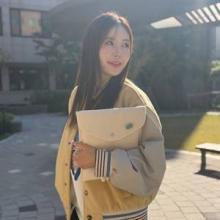 장영란, 누가 보면 대학생인 줄! 48세 나이 잊은 옐로 바시티 재킷 걸리시 프레피룩