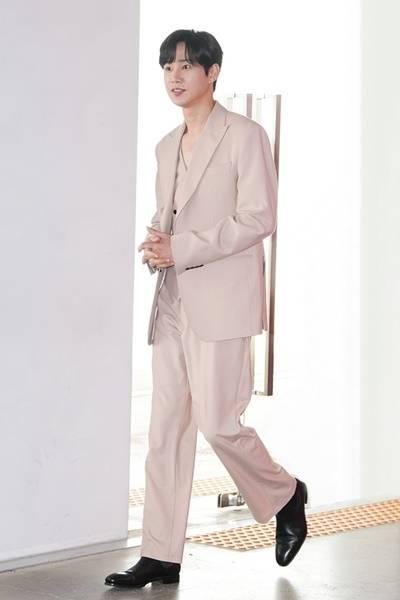 [패션엔 포토] 박성훈, '더 글로리' 전재준의 변신! 반전 매력 쓰리피스 슈트핏
