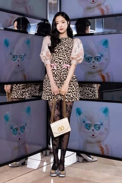 손나은, 다시 봐도 예뻐! 레오파트 프린트 관능적인 러블리 원피스룩