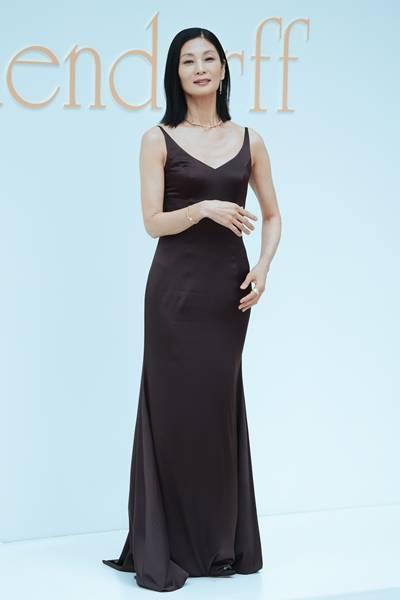 [패션엔 포토] 강수진, 국립발레단 단장의 품격! 단아한 바디라인의 슬립 드레스룩