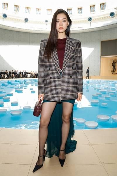 김도연-차은우, 생로랑 패션쇼의 선남선녀! 둘다 체크 재킷 파리 홀린 특급 스타일