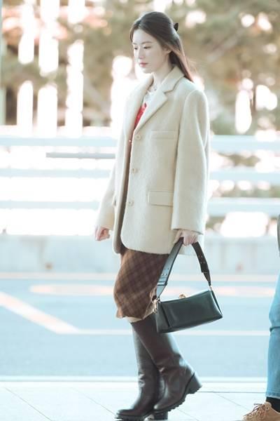 [패션엔 포토] 아이들 슈화, 오늘 걸그룹은 잊어! 상견례 프리패스상 단아한 출국룩 