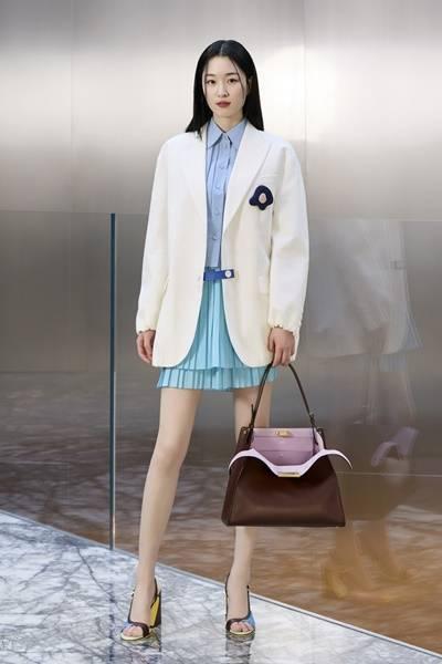 원지안, 청담동에 뜬 봄의 여신! 산뜻하고 클래식한 프레피룩의 정석