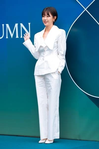 [패션엔 포토] 고원희, 화이트가 빛나! 숏컷과 찰떡 시크 단아미 올 화이트 슈트 핏! 