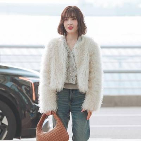 [패션엔 포토] 레드벨벳 조이, 복슬복슬 러블리! 볼륨 퍼 볼레로 재킷 태국 출국길