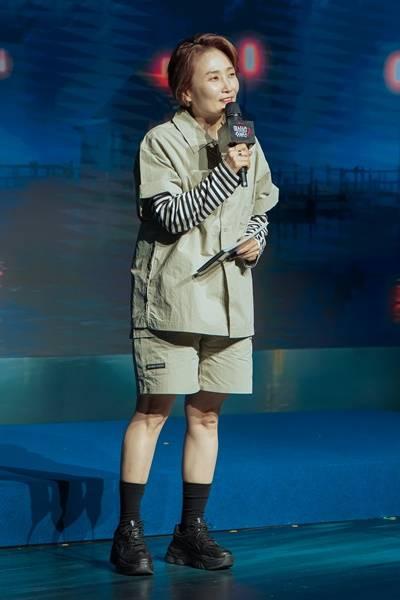 [패션엔 포토] 박경림, 센스있는 MC룩! 일상에서 입는 아웃도어 고프코어룩 