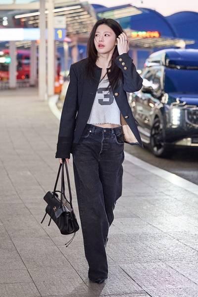 고윤정, 노칼라 재킷과 데님 팬츠! 설레는 패션위크 청순 여친룩 파리 출국