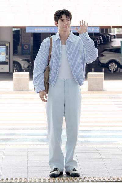  NCT 재현, 여름에는 시원한 체크 블루종! 클래식한 섬머룩 자카르타 출국