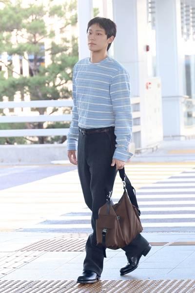 이도현, 클래식한 무드의  유러피언 캐주얼룩! 프라다 패션쇼 밀라노 출국길