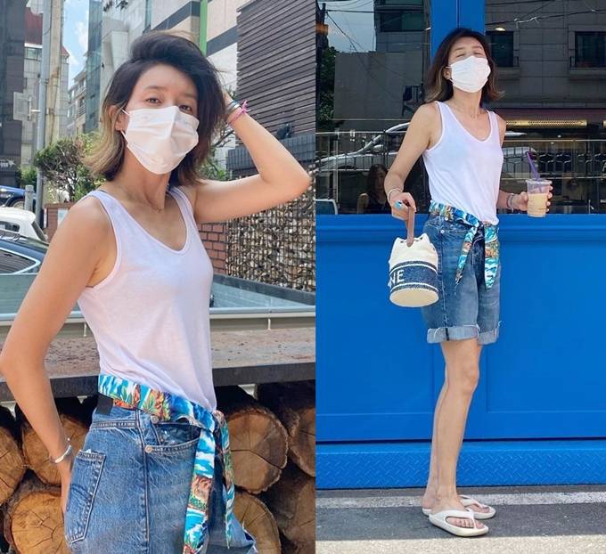 패션엔 :: 채정안, 무더위엔 메리야스와 쇼츠! 동네패션 바이블 '핫하다! 핫해' 패션엔 :: 채정안, 무더위엔 메리야스와 쇼츠! 동네패션 바이블 '핫하다! 핫해'