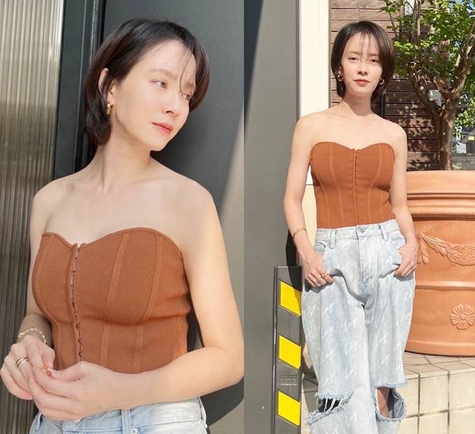 패션엔 :: 송지효, 갈수록 과감! 연이은 어깨 노출에 찢청 걸크러시룩 '무슨 일?'